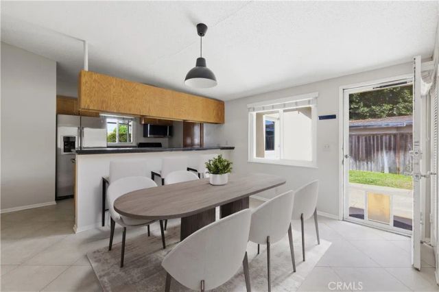2128 College, Costa Mesa, CA 92627