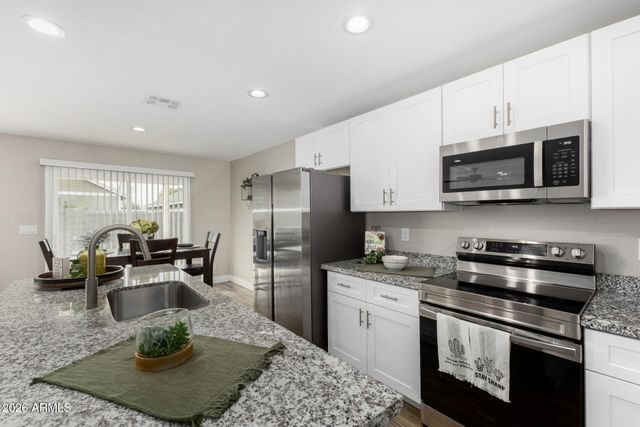 5714 S 12TH Lane, Phoenix, AZ 85041