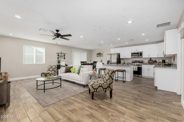 5714 S 12TH Lane, Phoenix, AZ 85041