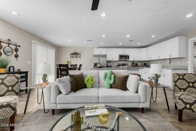 5714 S 12TH Lane, Phoenix, AZ 85041