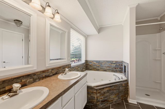 2510 S Cooper St, Wichita, KS 67210