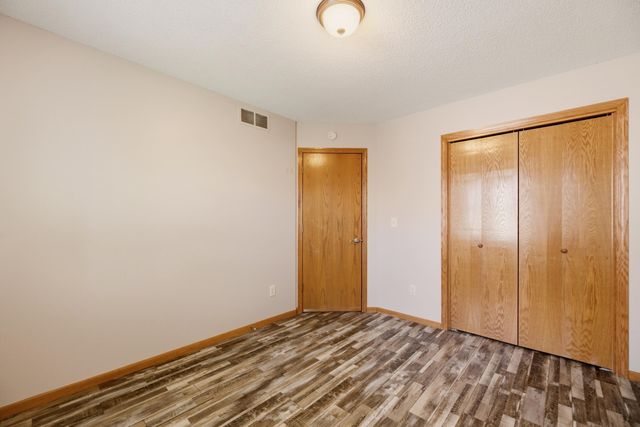 2510 S Cooper St, Wichita, KS 67210