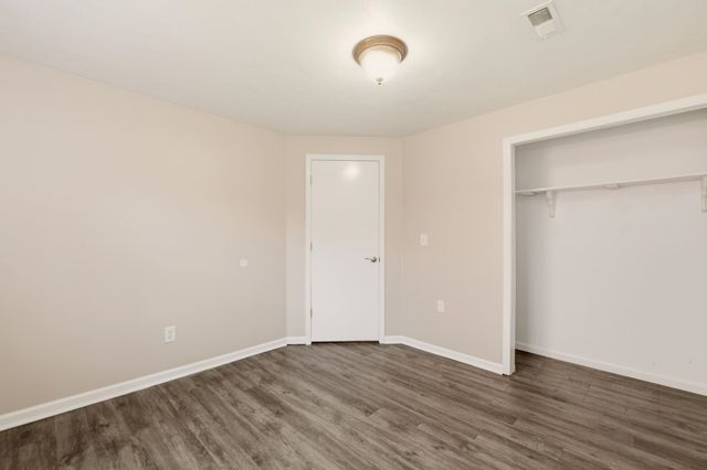2510 S Cooper St, Wichita, KS 67210