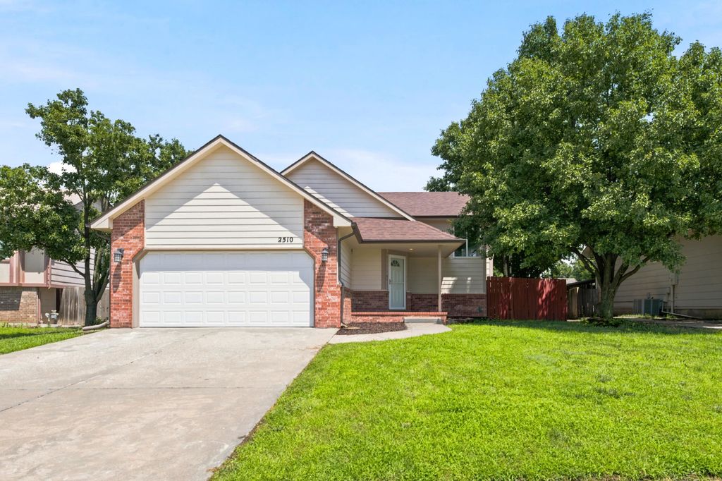 2510 S Cooper St, Wichita, KS 67210