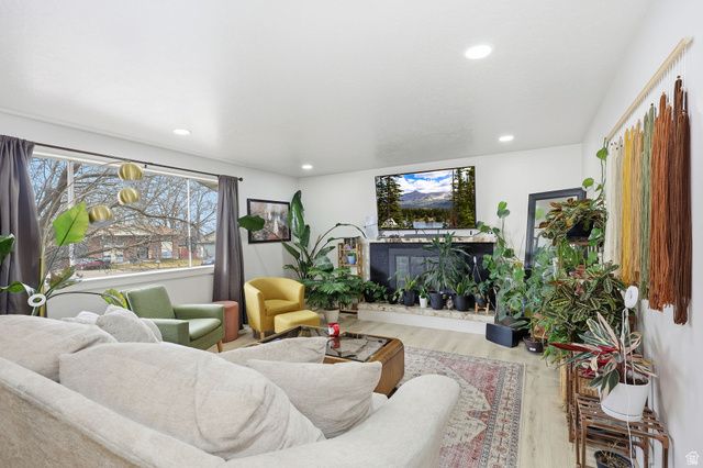 846 W 2600 N, Clinton, UT 84015