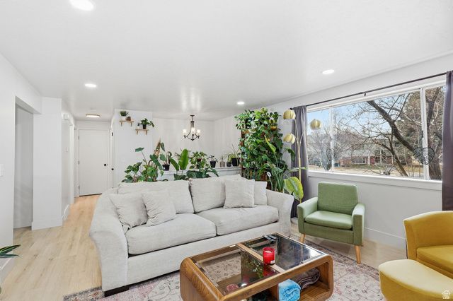 846 W 2600 N, Clinton, UT 84015