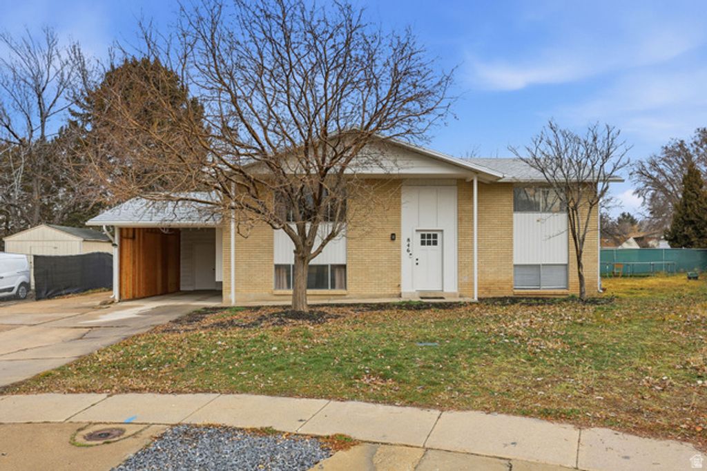 846 W 2600 N, Clinton, UT 84015