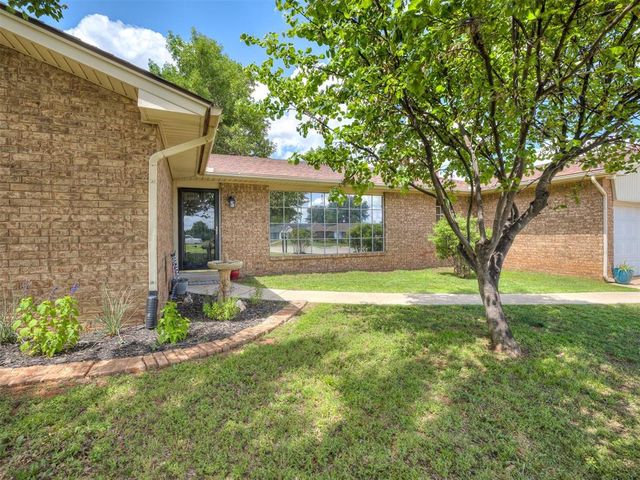 7329 Crown Point Road, Oklahoma City, OK 73132