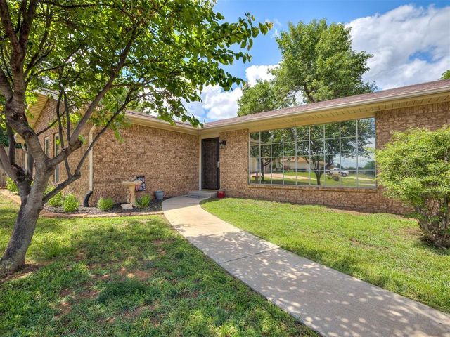 7329 Crown Point Road, Oklahoma City, OK 73132