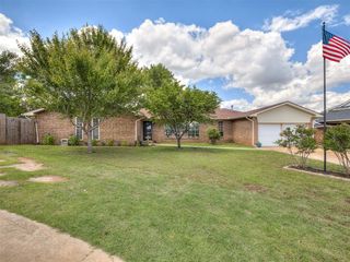7329 Crown Point Road, Oklahoma City, OK 73132