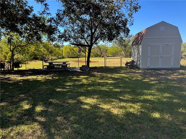 9637 County Road 505, Mathis, TX 78368