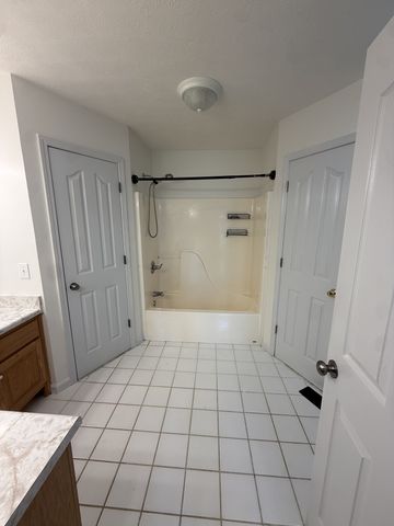 2017 Smith Cir, Greenbrier, TN 37073
