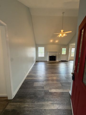 2017 Smith Cir, Greenbrier, TN 37073