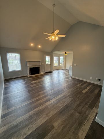 2017 Smith Cir, Greenbrier, TN 37073