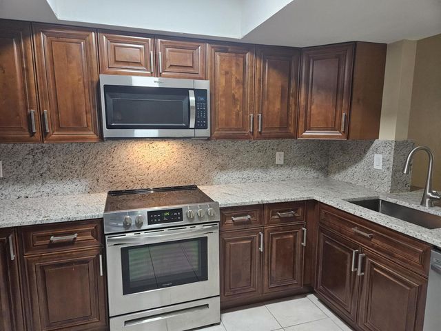7910 NW 70th Court, Tamarac, FL 33321