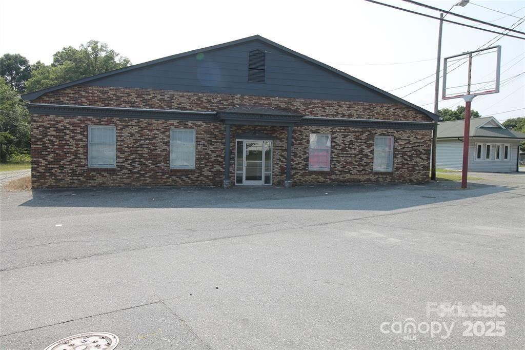 907 Bessemer City Road, Gastonia, NC 28052