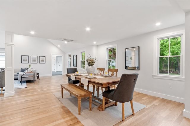 127 Lee Dr, Concord, MA 01742