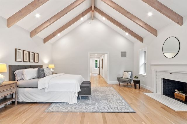 127 Lee Dr, Concord, MA 01742