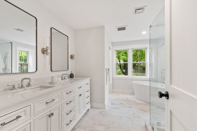 127 Lee Dr, Concord, MA 01742
