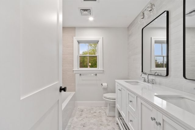127 Lee Dr, Concord, MA 01742