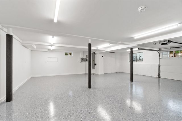 127 Lee Dr, Concord, MA 01742