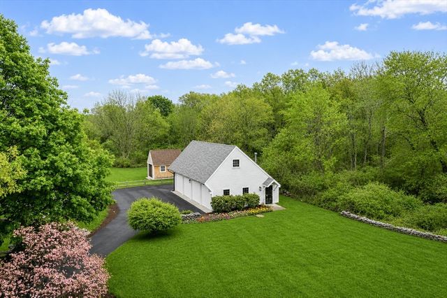 127 Lee Dr, Concord, MA 01742