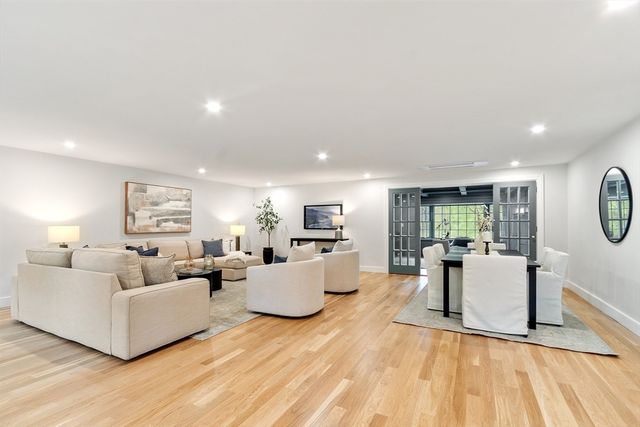 127 Lee Dr, Concord, MA 01742