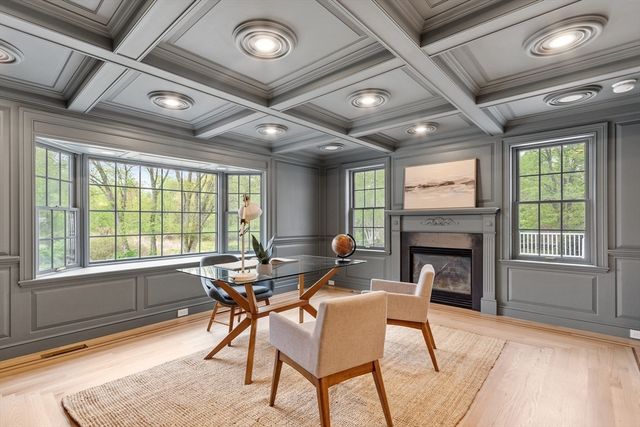 127 Lee Dr, Concord, MA 01742