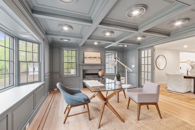 127 Lee Dr, Concord, MA 01742
