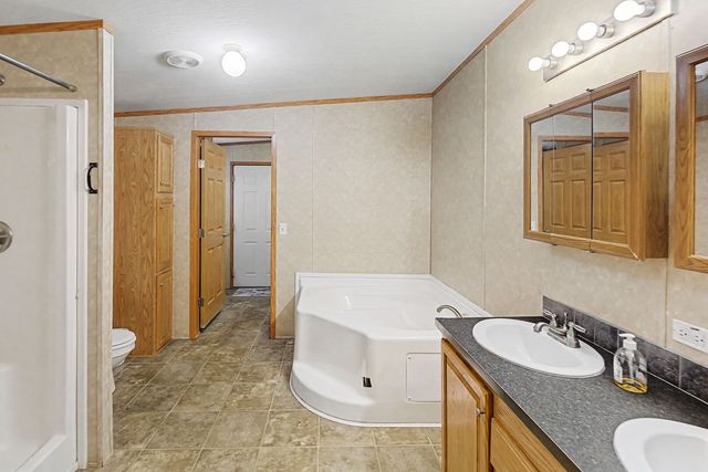 1111 S JEFFERSON Street, Salem, IL 62881