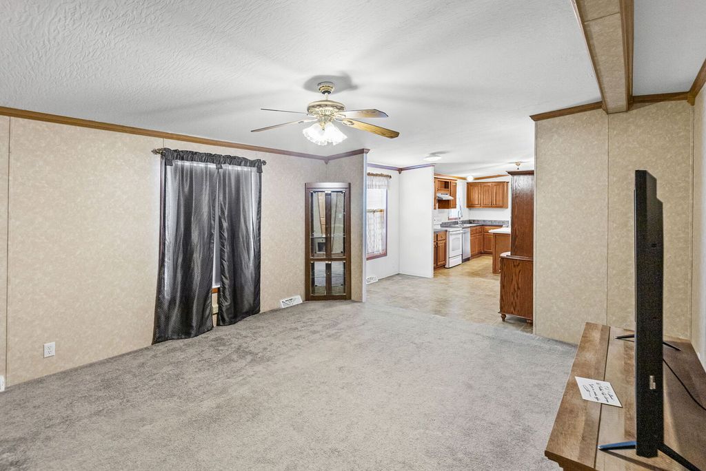 Image 12 of property listing at 1111 S JEFFERSON Street, Salem, IL 62881