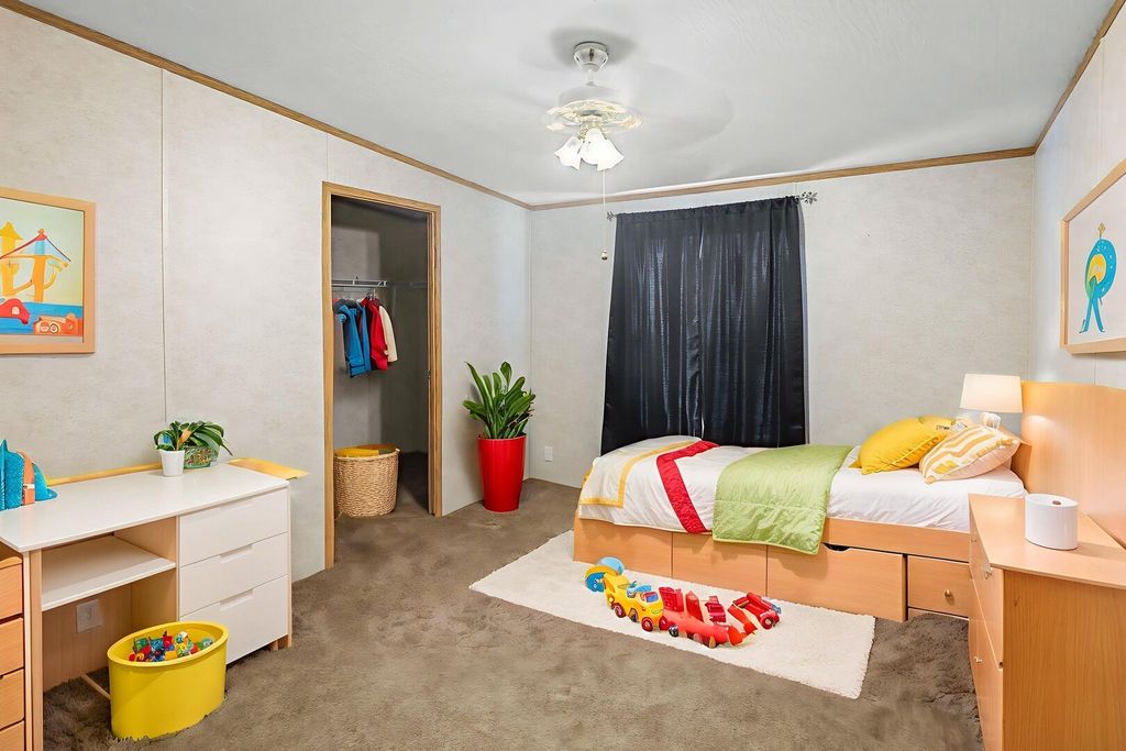 Image 21 of property listing at 1111 S JEFFERSON Street, Salem, IL 62881