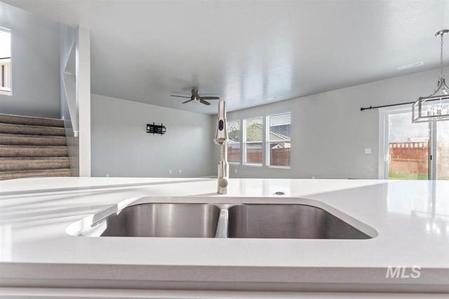 5900 S Sturgeon Way, Boise, ID 83709