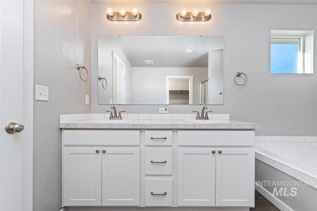 5900 S Sturgeon Way, Boise, ID 83709