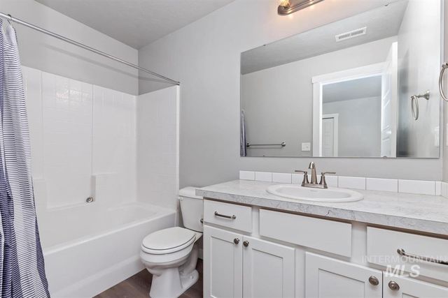 5900 S Sturgeon Way, Boise, ID 83709