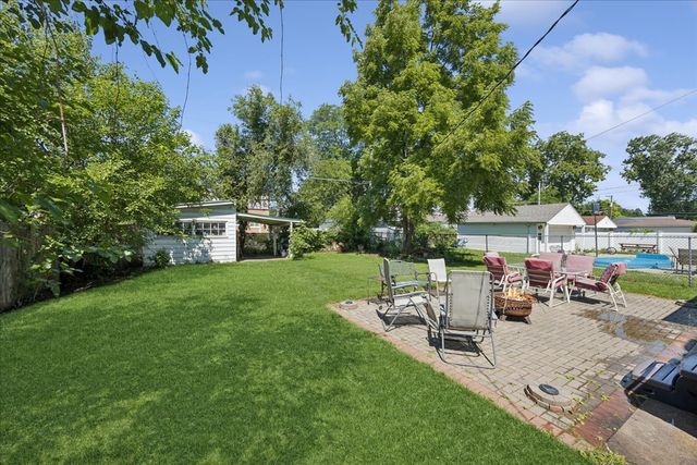 1646 Portsmouth Avenue, Westchester, IL 60154