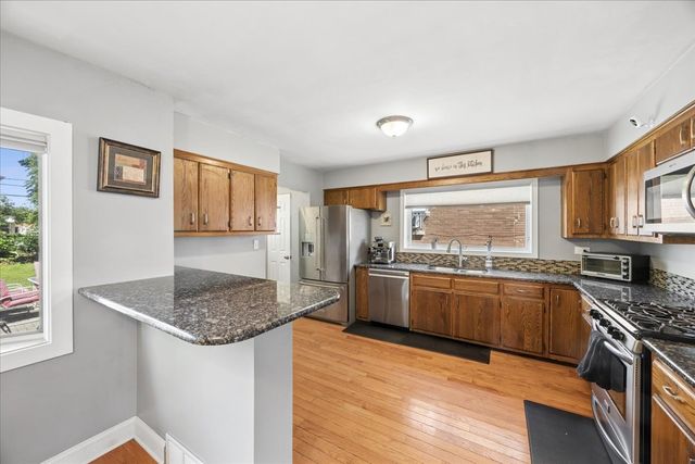 1646 Portsmouth Avenue, Westchester, IL 60154