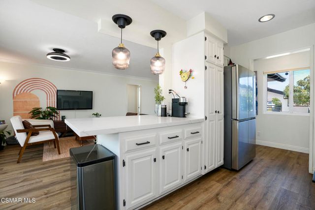989 Calle Pinata, Thousand Oaks, CA 91360