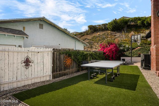 989 Calle Pinata, Thousand Oaks, CA 91360