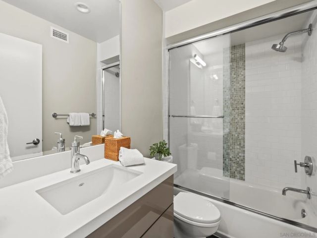 3030 Jarvis St 2, San Diego, CA 92106