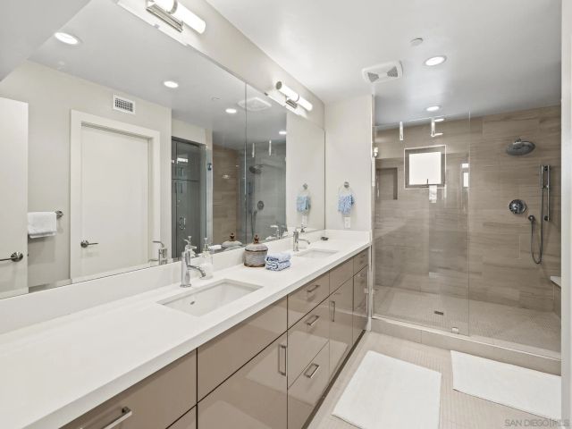 3030 Jarvis St 2, San Diego, CA 92106