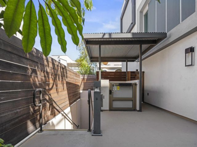 3030 Jarvis St 2, San Diego, CA 92106