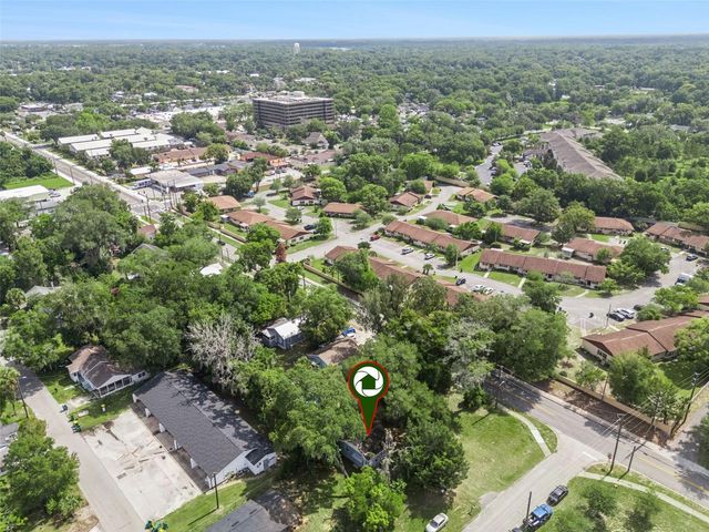 335 E WALTS AVENUE, Deland, FL 32724