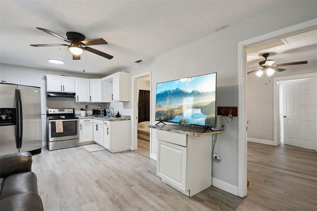 335 E WALTS AVENUE, Deland, FL 32724