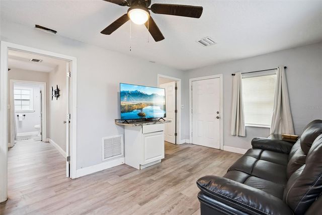 335 E WALTS AVENUE, Deland, FL 32724