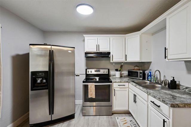 335 E WALTS AVENUE, Deland, FL 32724