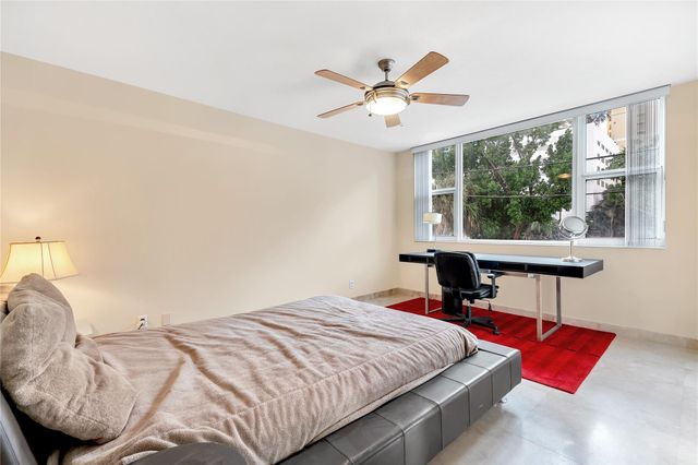 112 N Birch Road 202, Fort Lauderdale, FL 33304