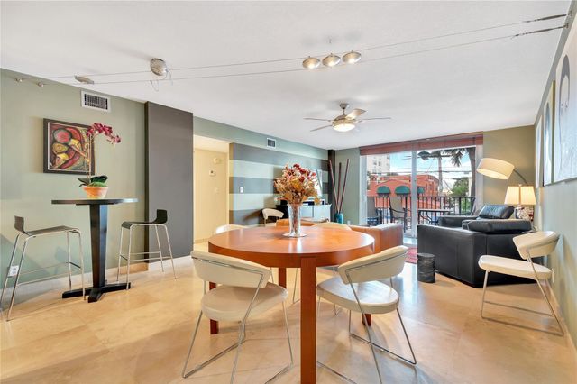 112 N Birch Road 202, Fort Lauderdale, FL 33304