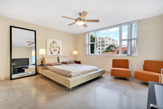 112 N Birch Road 202, Fort Lauderdale, FL 33304