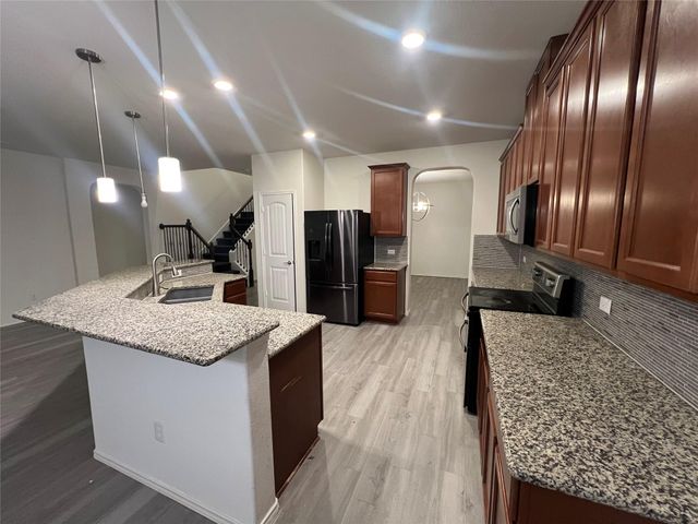 112 W Point WAY, Elgin, TX 78621